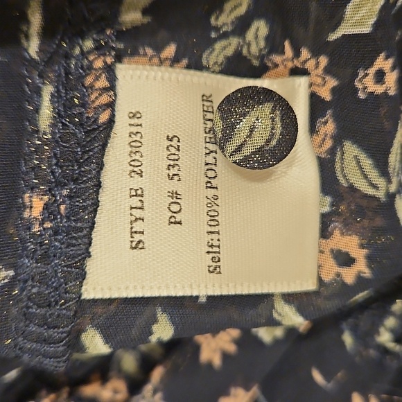 💕CURRENT AIR💕 Smocked Flutter-Sleeve Blouse ~ Micro Floral Print Large L NWT - Picture 8 of 9